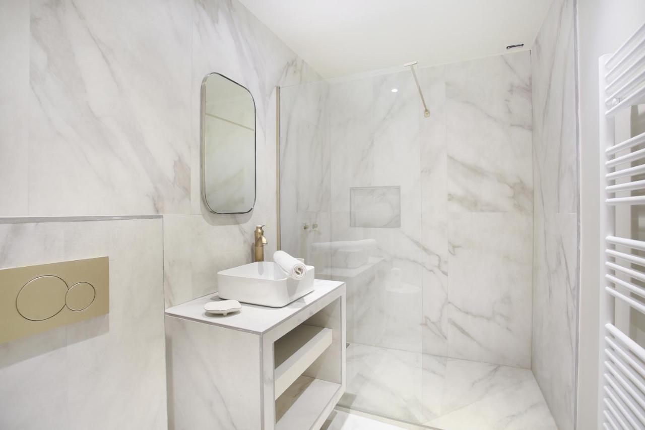 Residence In The Center Of Paris By Studio Prestige Екстериор снимка
