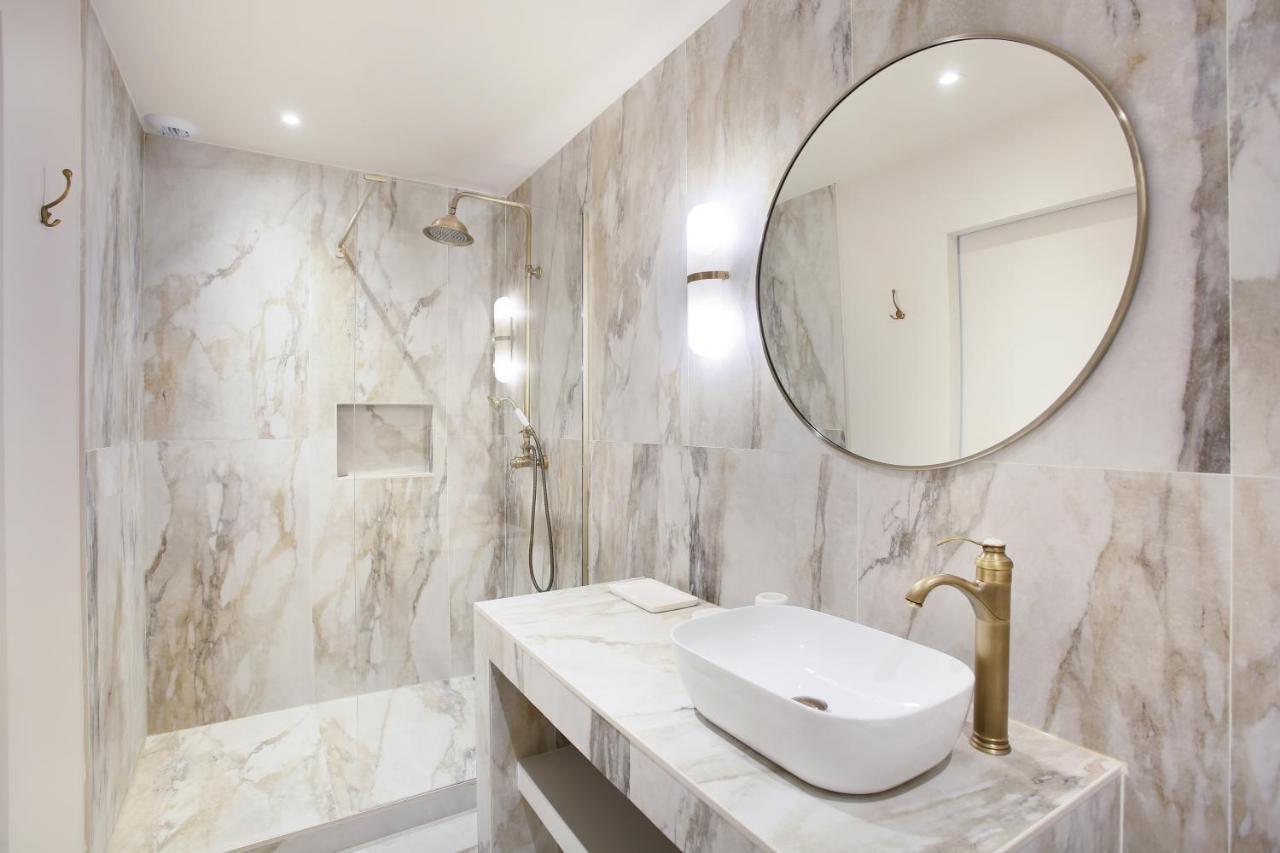 Residence In The Center Of Paris By Studio Prestige Екстериор снимка